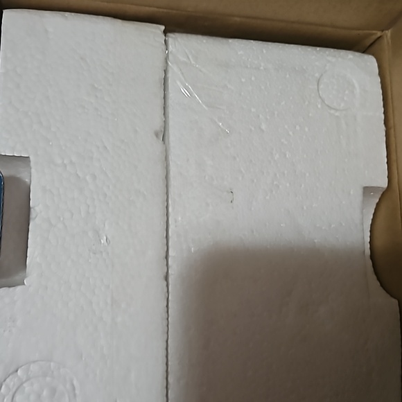 Ice village gingerbread House NIB - Picture 3 of 3